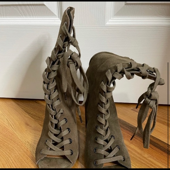 Peep toe boots - Picture 3 of 3